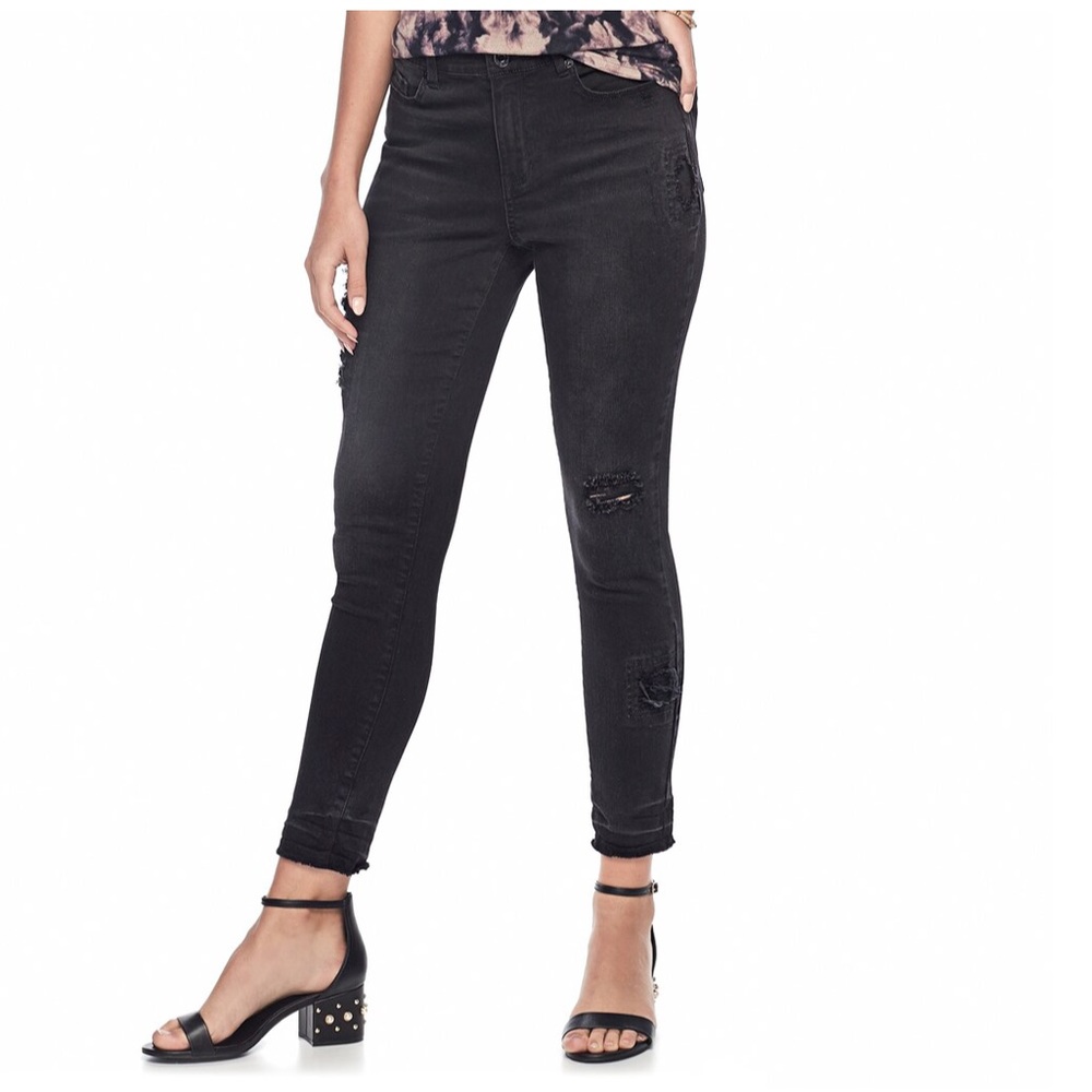 Mudd destructed black skinny jeans jr. 7